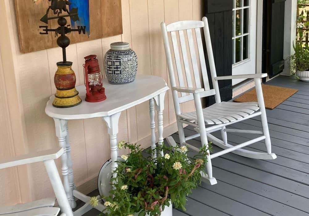 small details on the porch